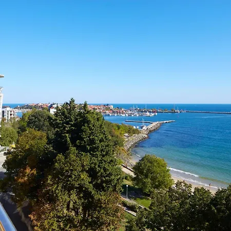 Infinity Terrace Sea View Apartment Nessebar 1Br شقة *
