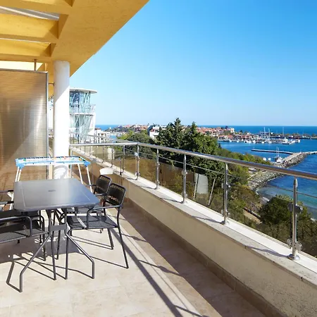 Infinity Terrace Sea View Apartment Nessebar 1Br شقة *