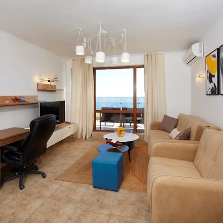 Infinity Terrace Sea View Apartment Nessebar 1Br شقة