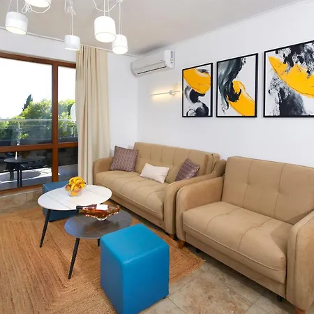 Infinity Terrace Sea View Apartment Nessebar 1Br شقة *